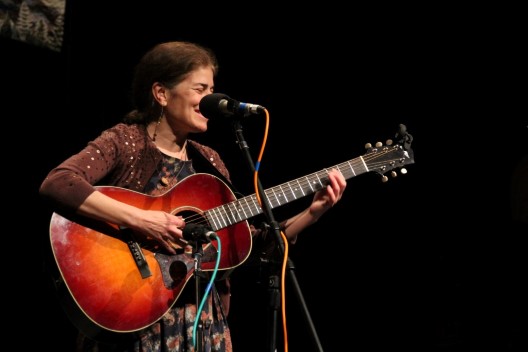 Gloria Attoun